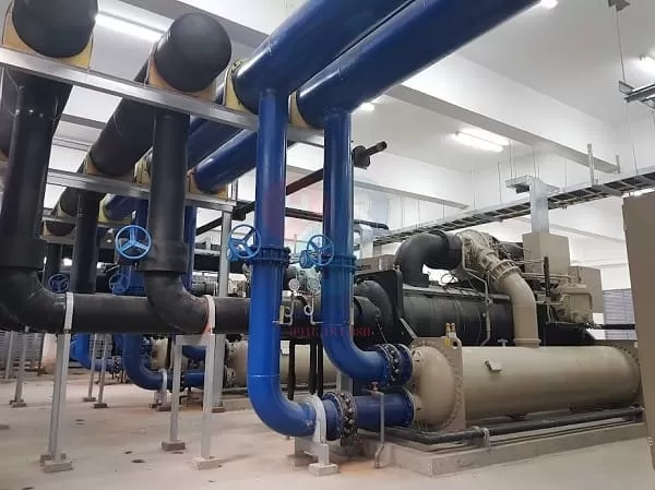So s&aacute;nh điều h&ograve;a VRV v&agrave; Chiller